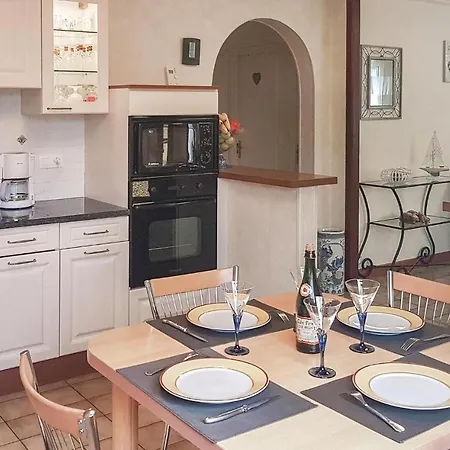 Ferienhaus Gorgeous In With Wifi Plouay